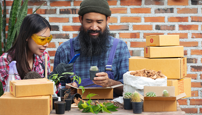 How the Hyperlocal Marketplace Business Model Works